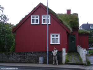16 agosto, Isole Faroer: casa caratteristica