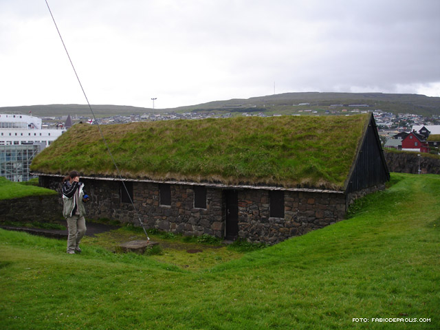 16 agosto, Isole Faroer: particolare delle costruzioni