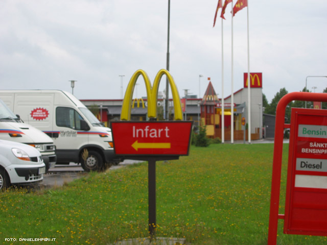 13 agosto, Norvegia: fa male mangiare ai fast food...