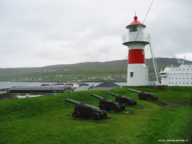 16 agosto, Isole Faroer: cannoni di un tempo
