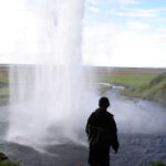 Dietro la cascata...