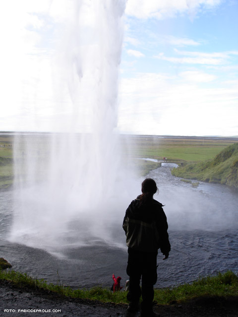 Dietro la cascata...