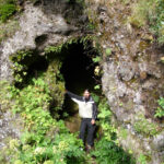 Una grotta nel verde...