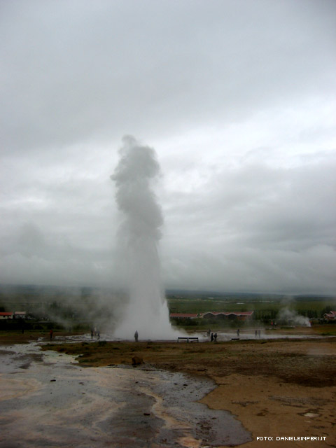 Strokkur in azione
