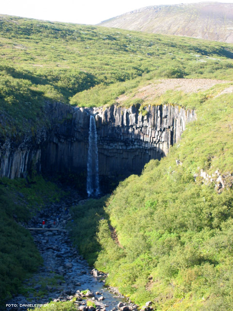 Panoramica di Svartifoss